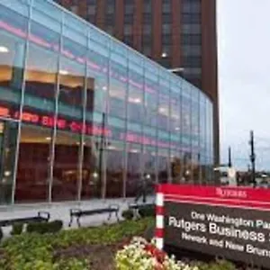 https://beautiful-2br-apt-ewr-airport-king-free-parking.us-newyorkcity.com