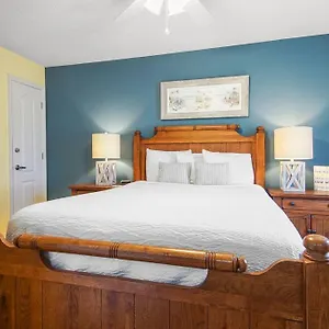 Lazy Palm 4 Pools Short Walk To Beach! Sleeps 5! Panama City Beach